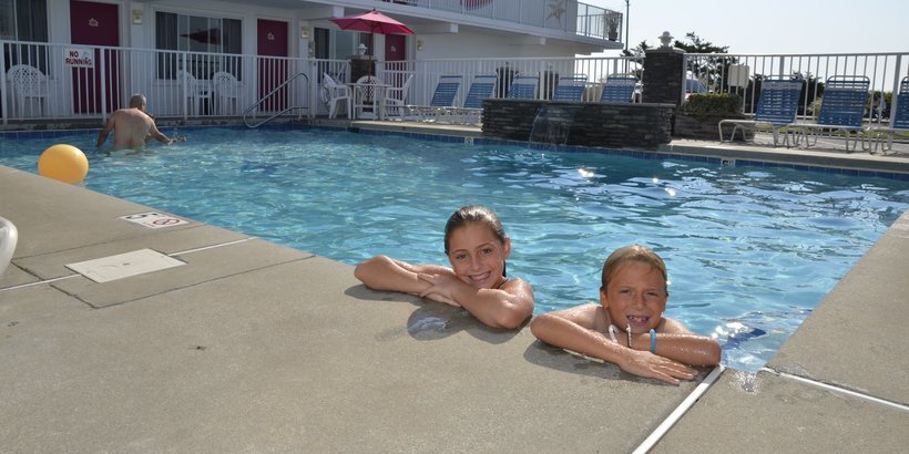Alante Oceanfront Motel Pool